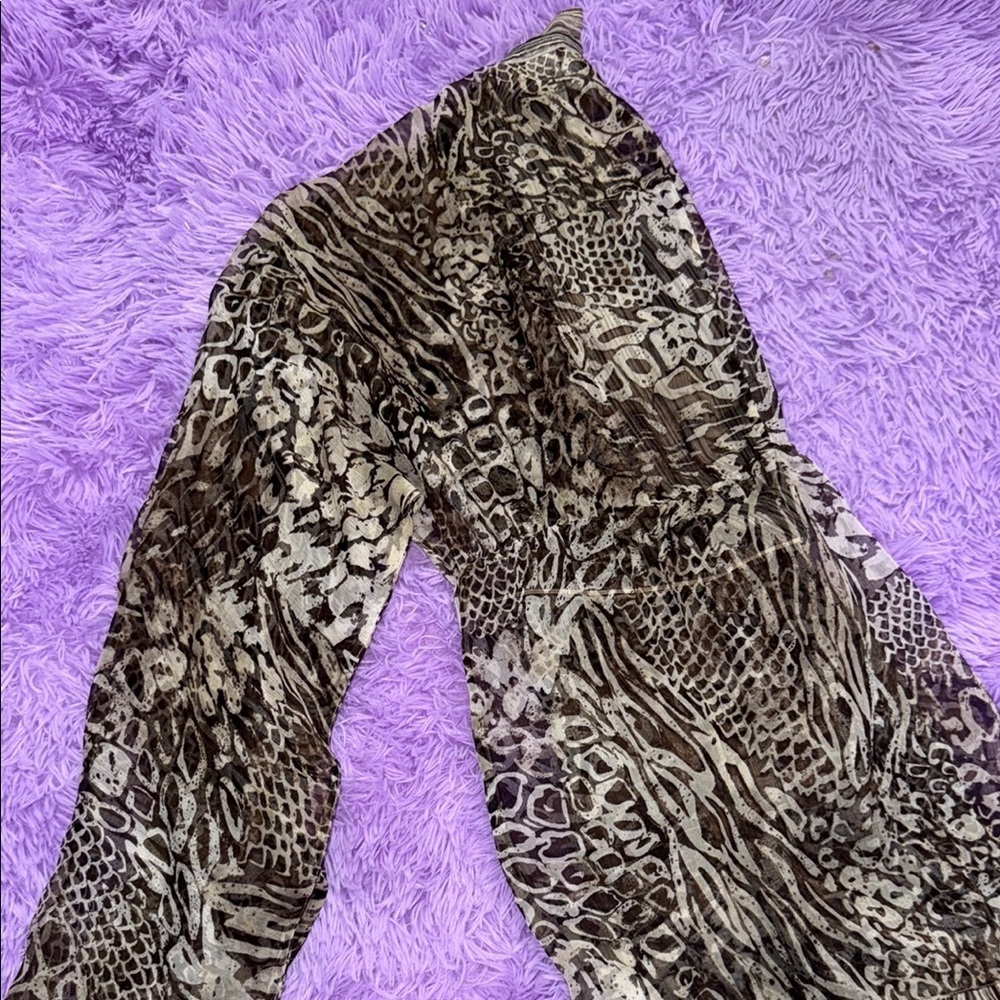 Animal Print V-Neck Women's Top - Picture 7 of 7